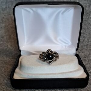 Elegant Black Silver Ring